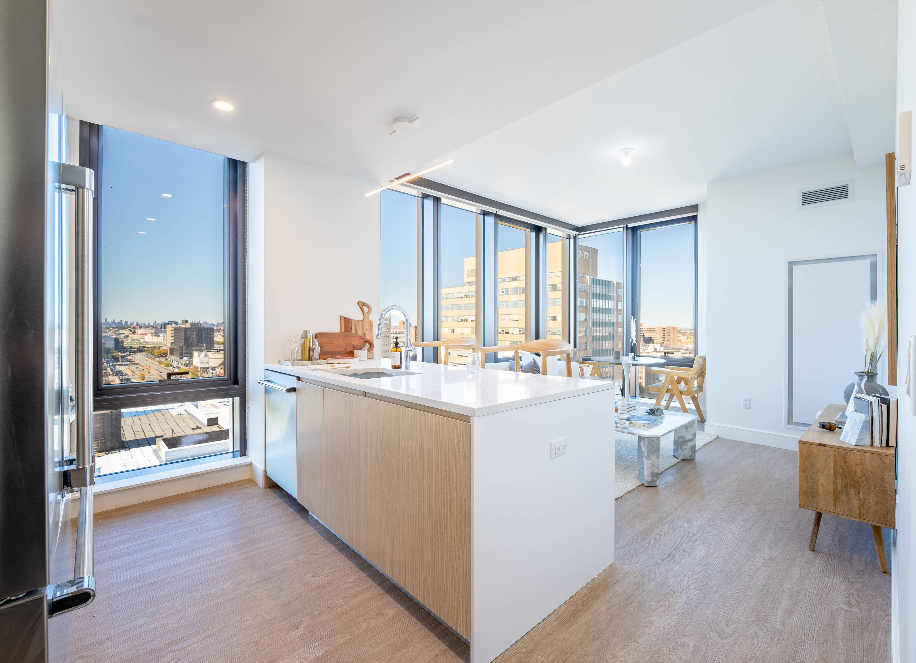 VISTA65: NEW DEVELOPMENT LUXURY RENTAL TOWER WITH FULL -SERVICE AMENITIES