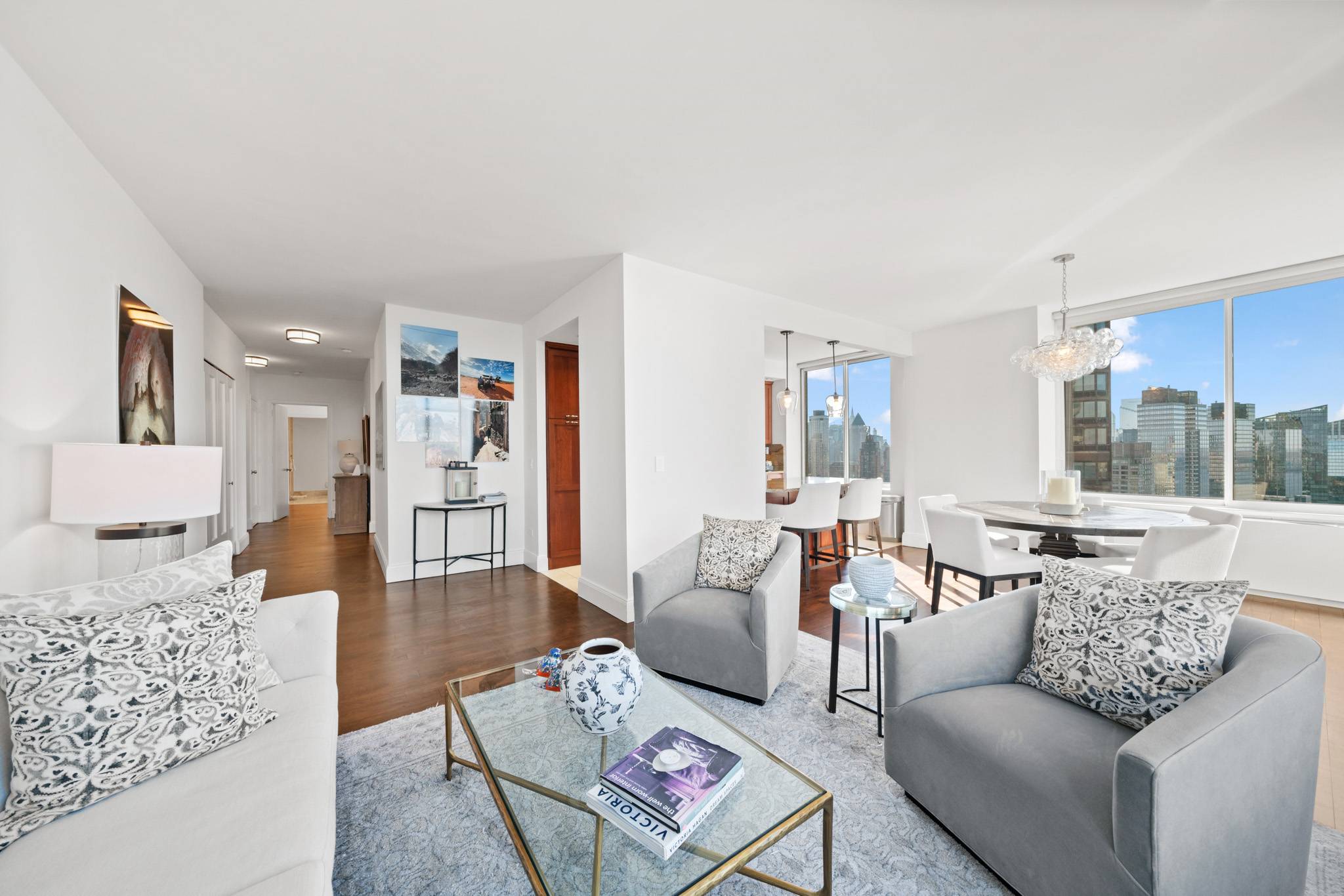 Exceptional Full-Service Condo Rental with Breathtaking River & Skyline Views