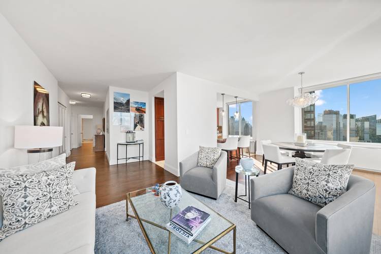 Exceptional Full-Service Condo Rental with Breathtaking River & Skyline Views