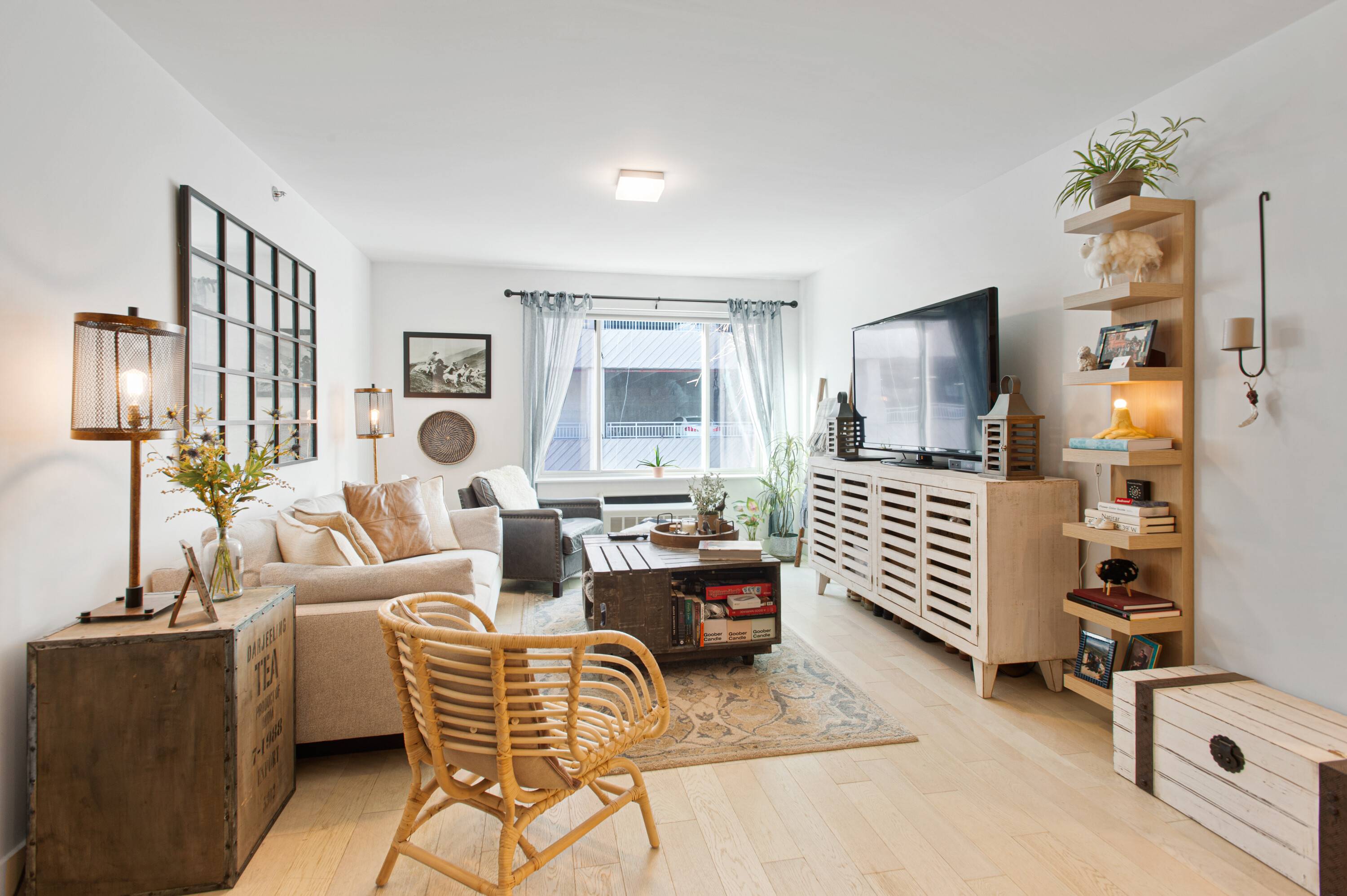 LIC Hunters Point Waterfront 1 Bedroom/1 Bathroom Luxury Condo