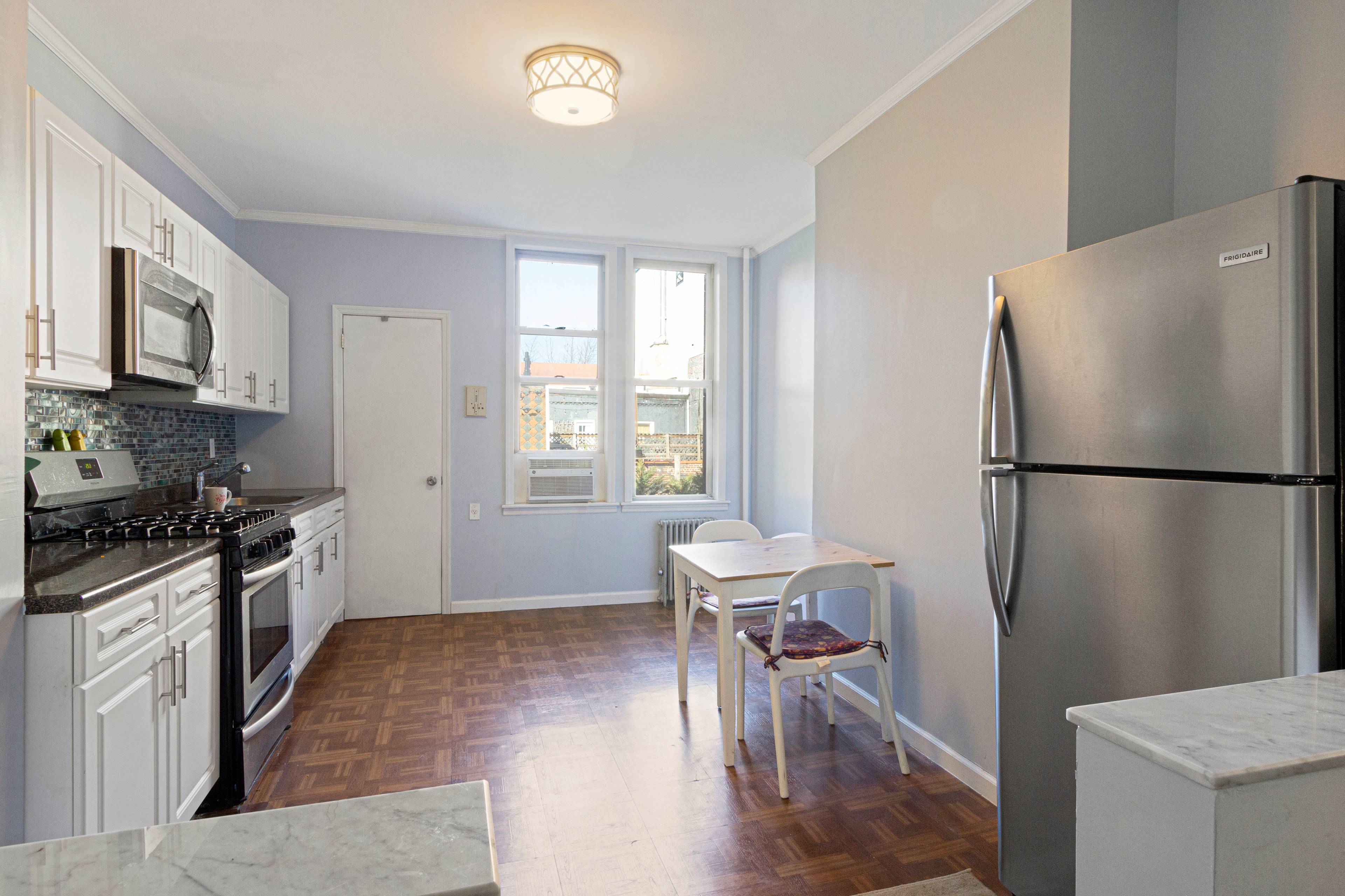 No Fee, 2BR/1BA Bright & Newly Renovated unit in LIC Building!
