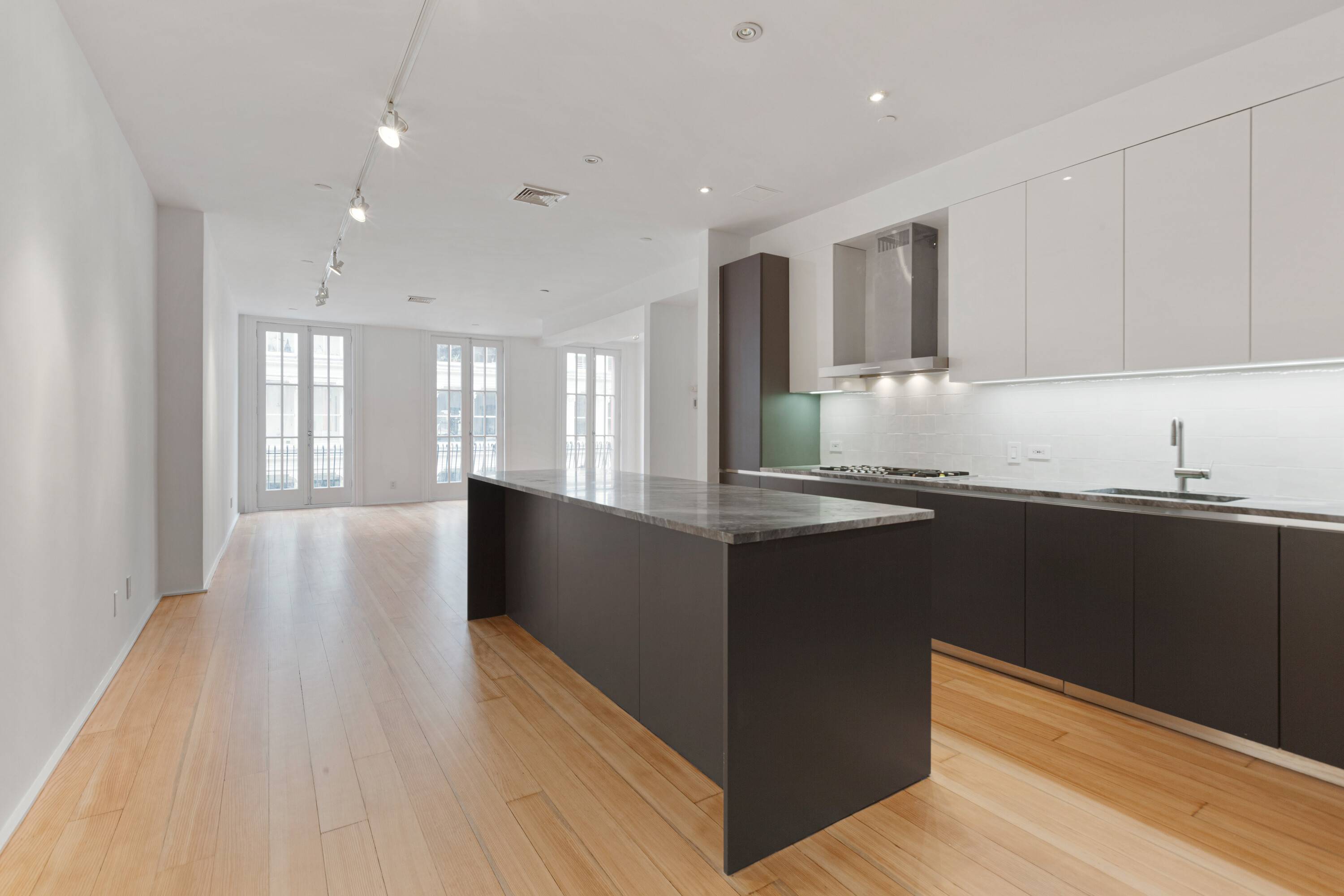 Coveted Noho 1 Bed Loft in Lux Townhouse