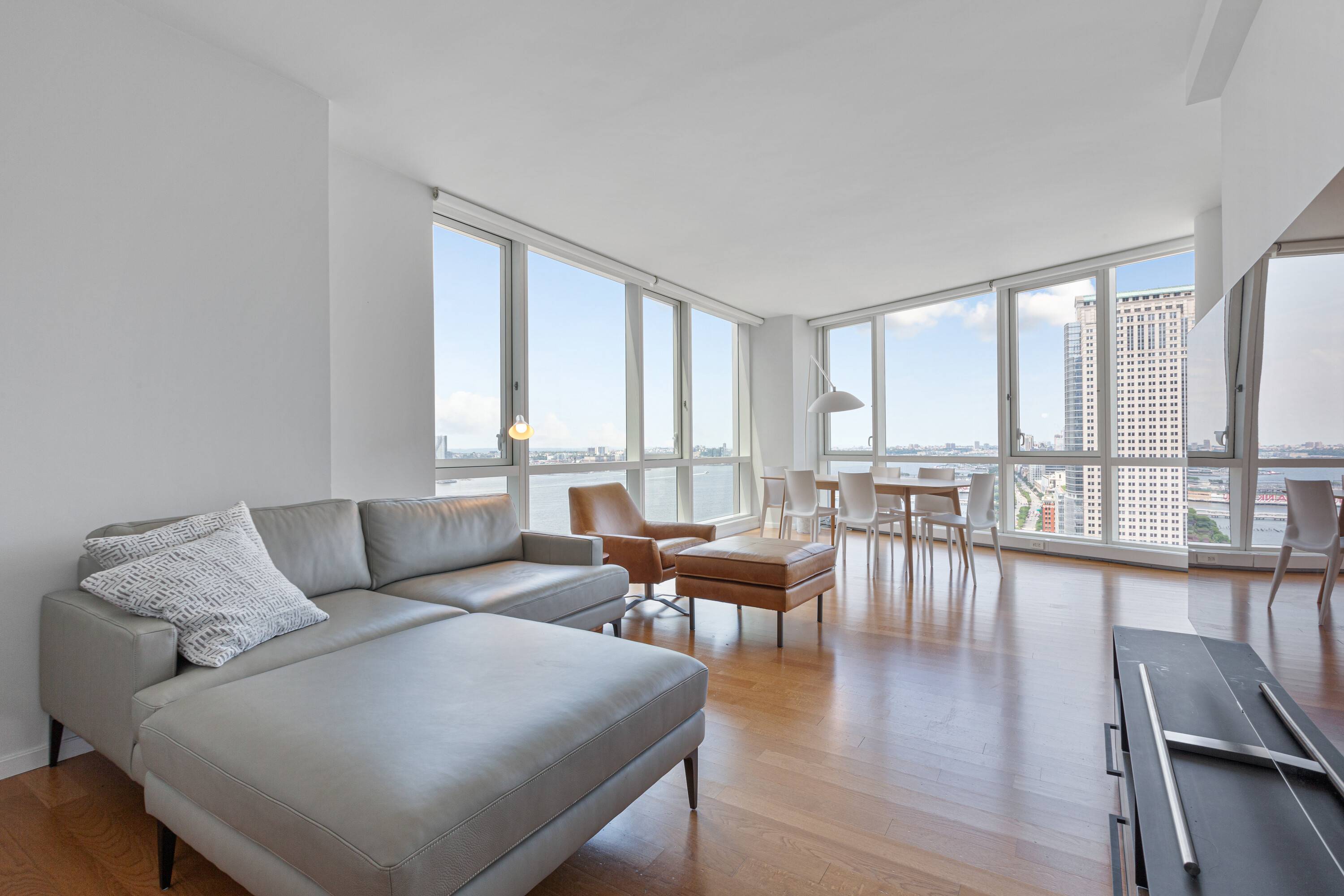 Three bedroom with  River Views in   Tribeca