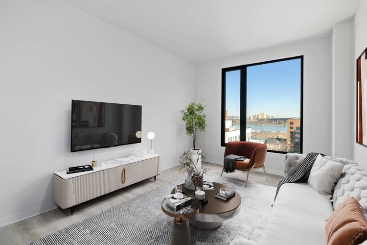 Split 2 Bed / 2 Bath--High Ceilings--W/D In-Unit--No Fee