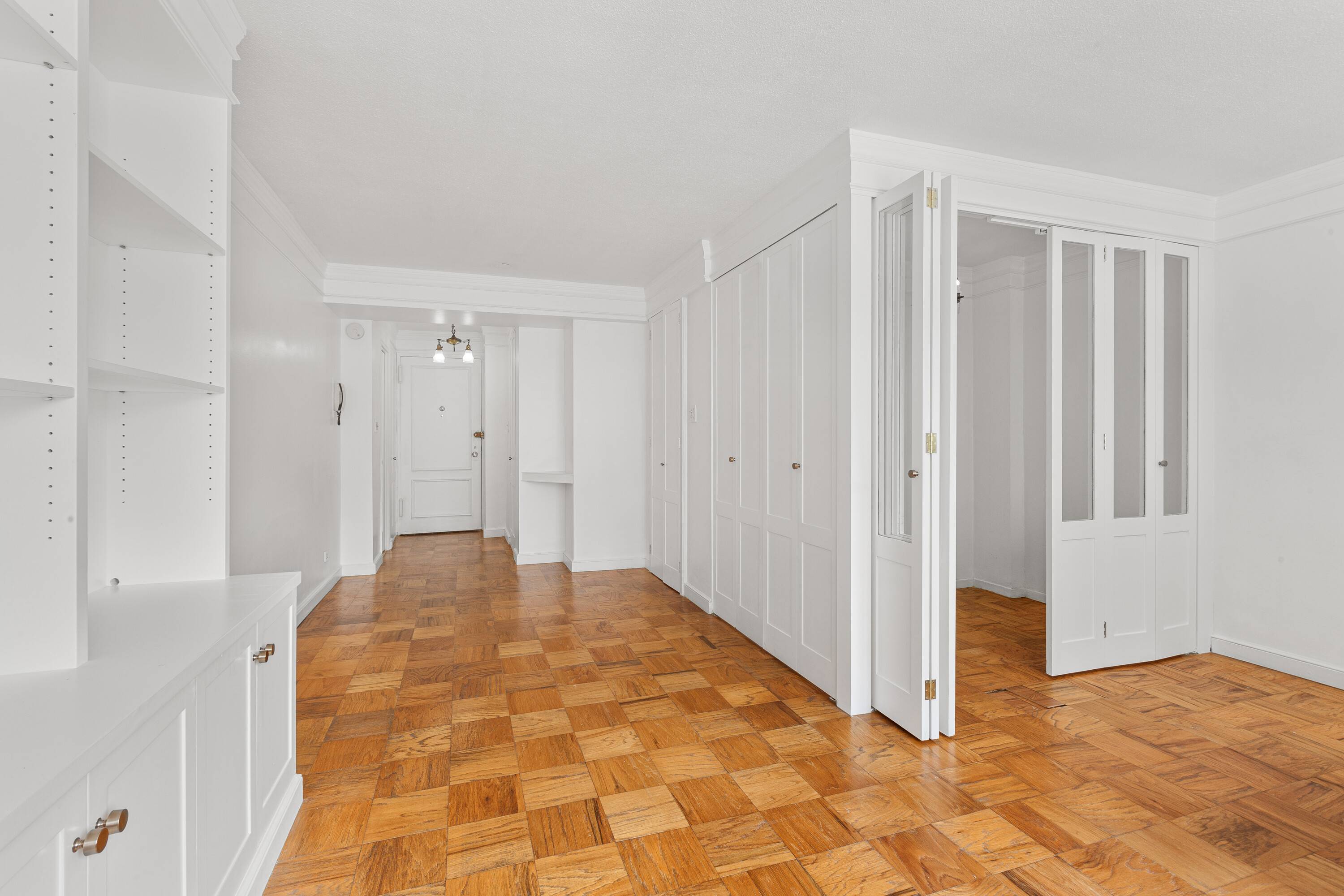 220 E.60 St - Jr. Bedroom - full service DM building Condo~Bloomingdales at your door step~~