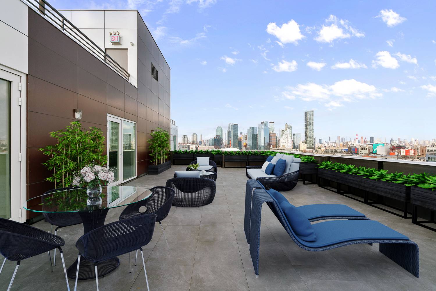 Penthouse Luxury | 2 Bed - 2 Bath | {rime Location | No Fee
