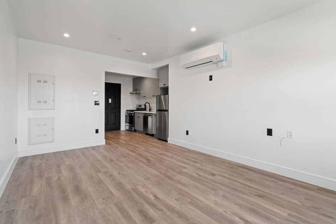 Luxury Studio Apt--Prime Jackson Heights--Modern Finishes