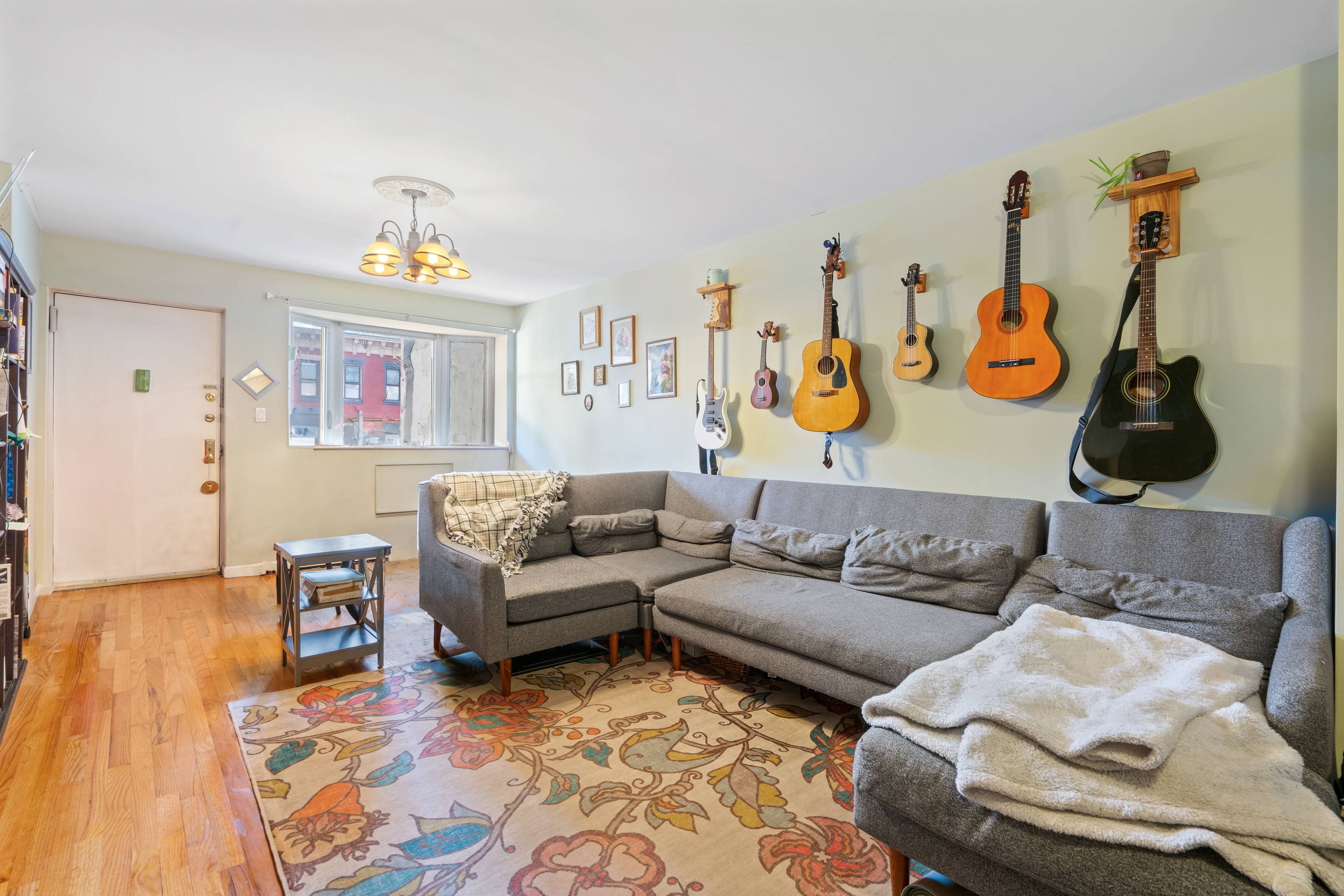 Charming 2-Bedroom in Multi-Family Home in BedStuy