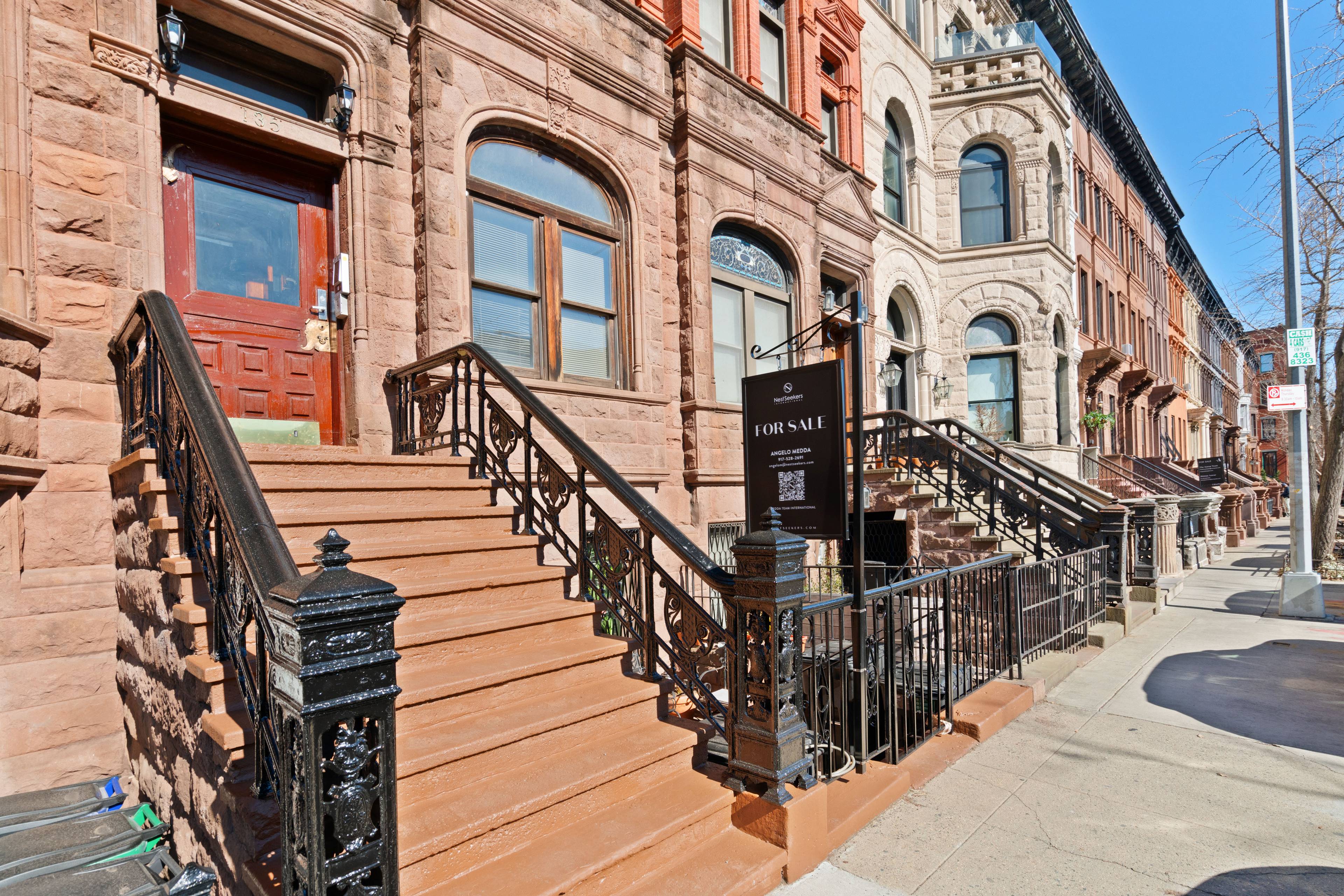Charming Elegance Awaits You at 135 West 122nd Street – A Victorian Treasure in Mount Morris Park
