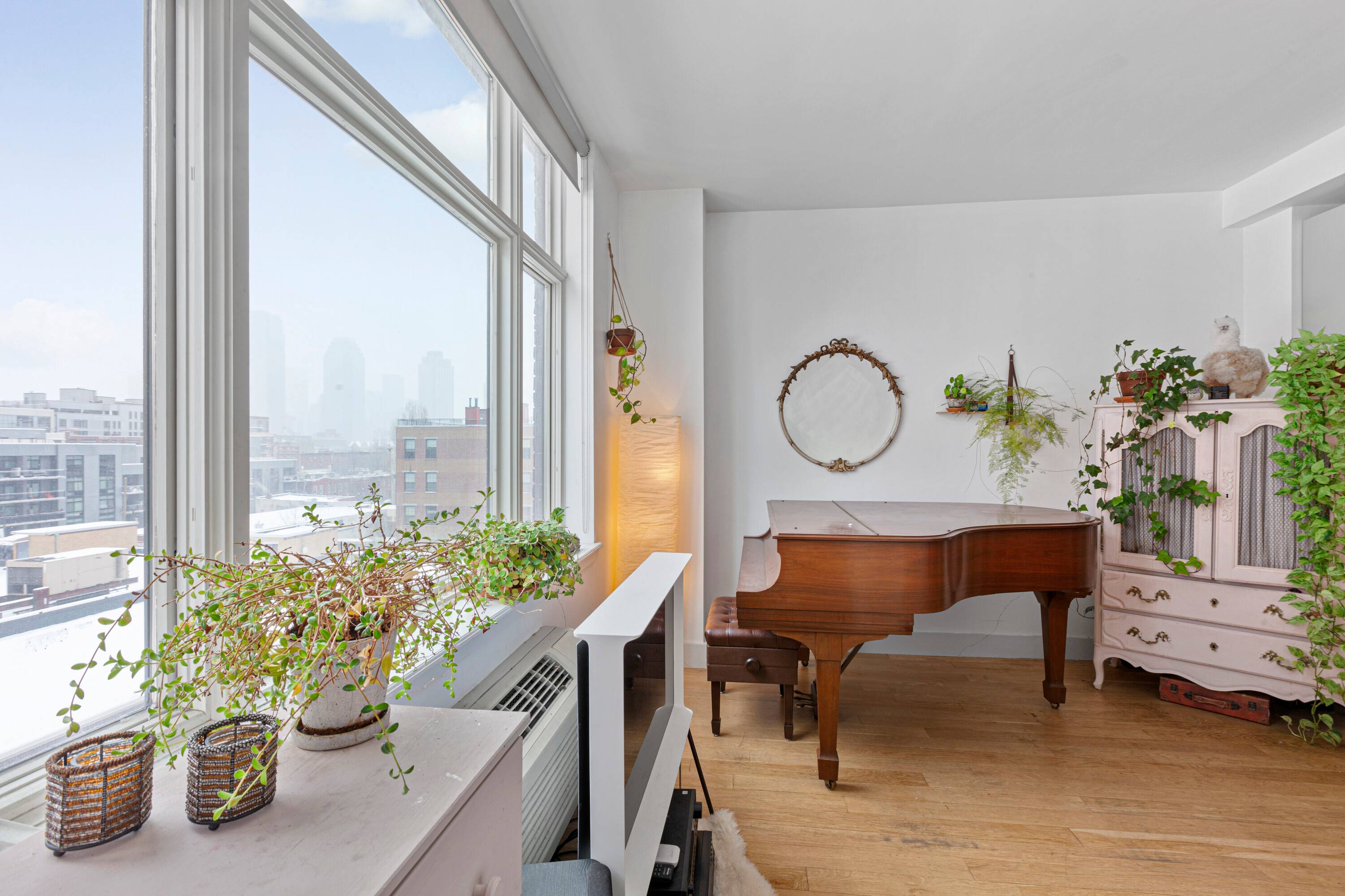 Very bright Studio available for rent