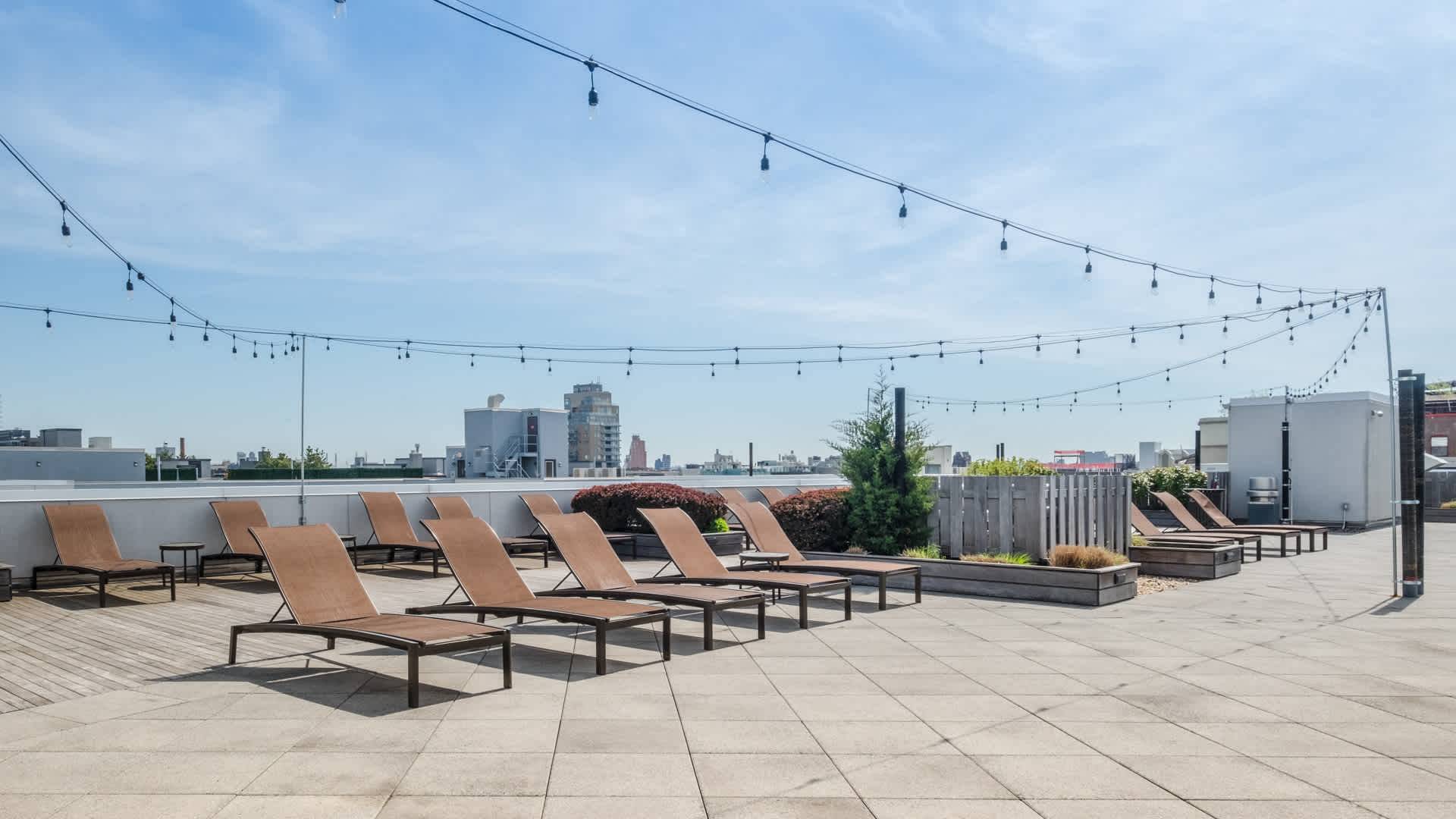 No Fee, Luxurious 2 Bed/2BA w/ Sweeping w/Waterfront Views