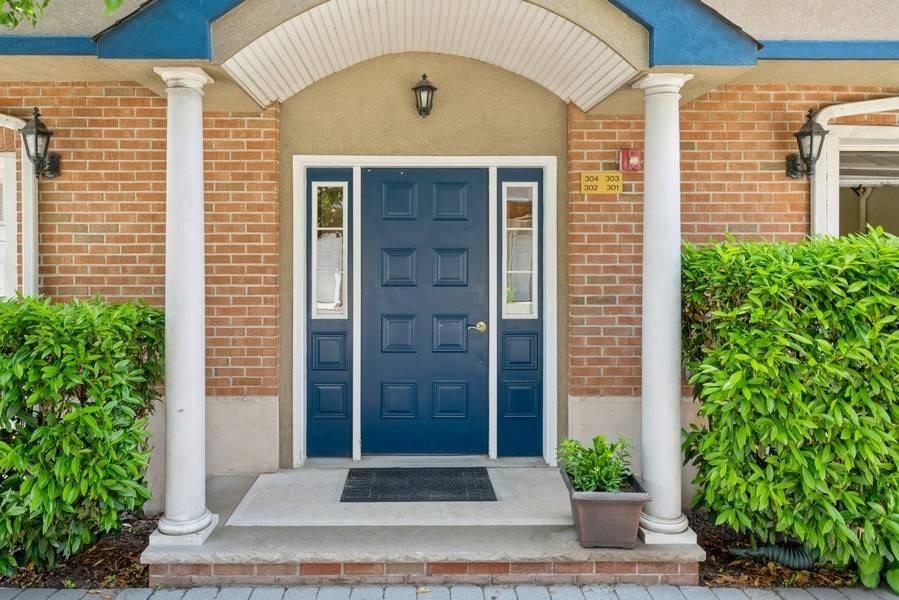 Pristine 2 Bedrooms | 2 Bathrooms in Park Arms Community