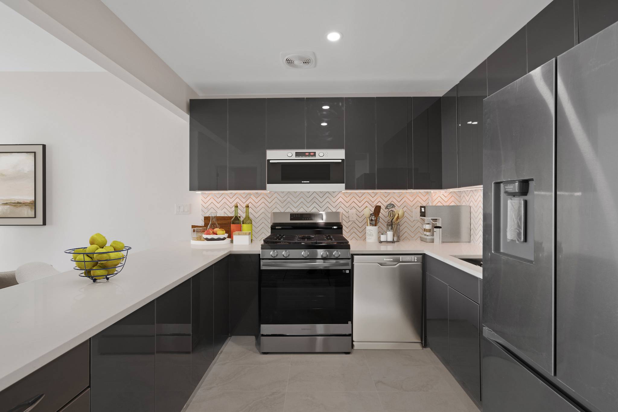 Stunning High Fl Unit | High Ceilings | No Fee