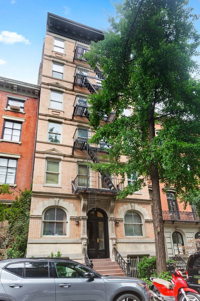 FABULOUS LOCATION! CHARMING PLACE! EAST VILLAGE