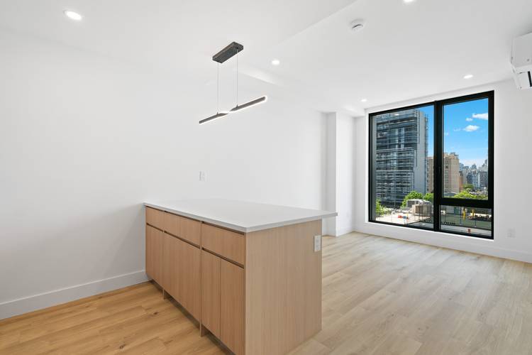 Dutch Kills | Ample 1 Bed | W/D-In Unit | Pet Friendly