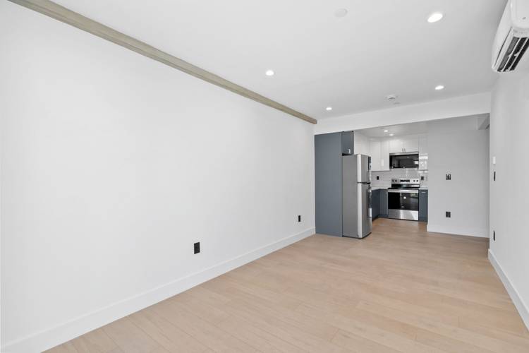 Spacious Studio | Pvt Balcony | The Lumina | Prime Location