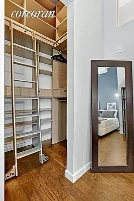 Stunning 1BR/1BA Loft in Full Service Turtle Bay Building