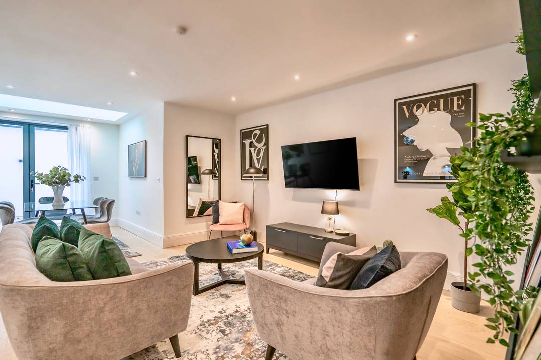 Two Bedroom Duplex with Two Terraces, Lincoln's Inn Fields WC2