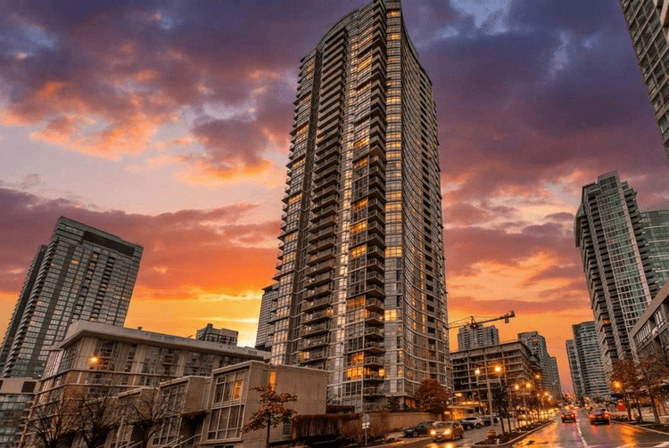 Spacious One Bedroom + Den