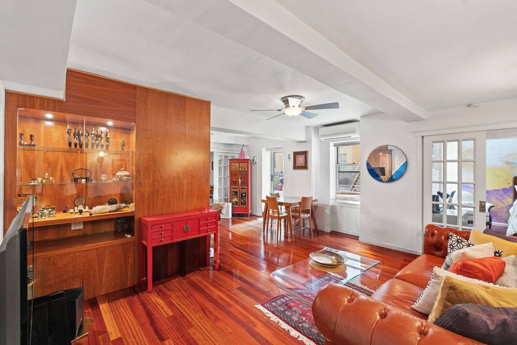 Brooklyn Heights Charm with Unique Outdoor Space