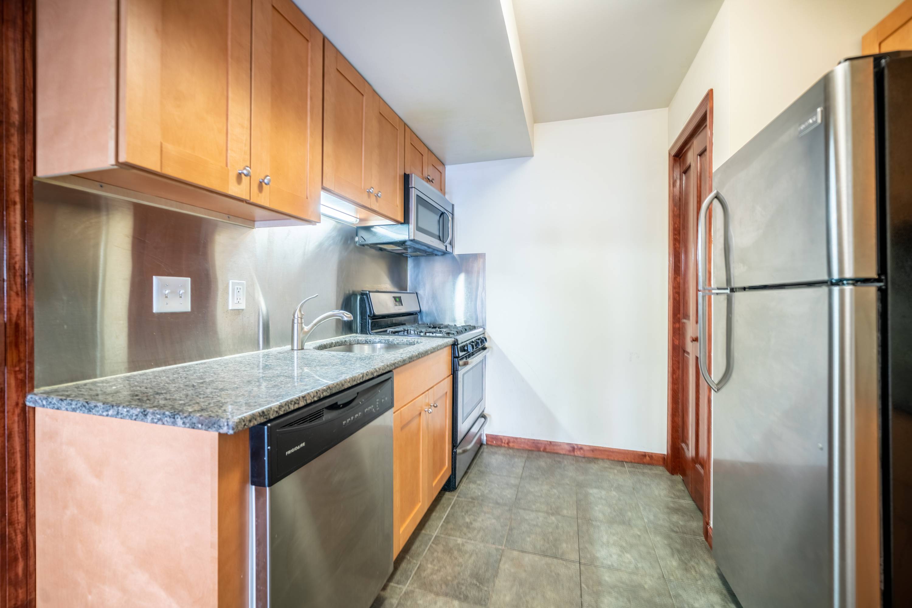 2bed/1 Bath in the Ironbound  in Newark- 4 Blocks away from Newark Penn Station