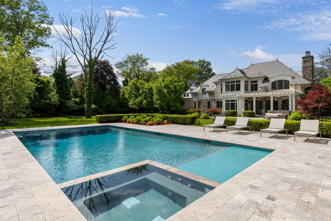 Old Westbury’s Crown Jewel | A 2-Acre Estate of Unrivaled Luxury and Design