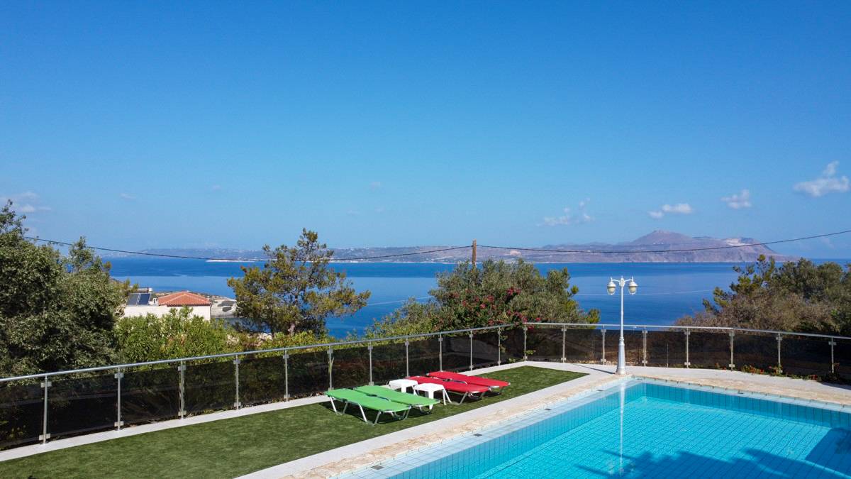 Spacious Villa with Unobsructed Outstanding Panoramic Sea View