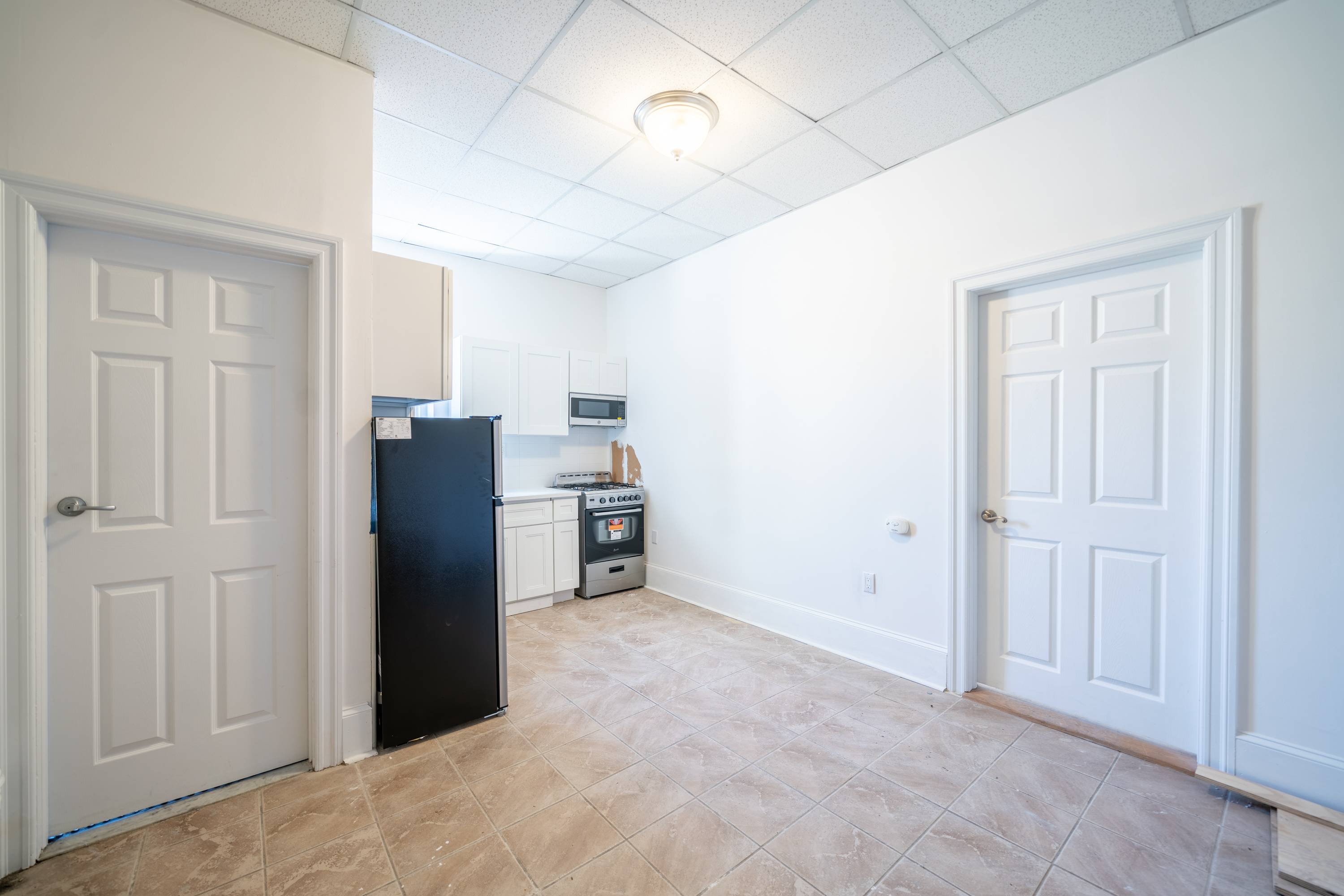 Updated One Bedroom Apartment located in Downtown Hoboken!  No Brokers Fee and 1 Month Free.