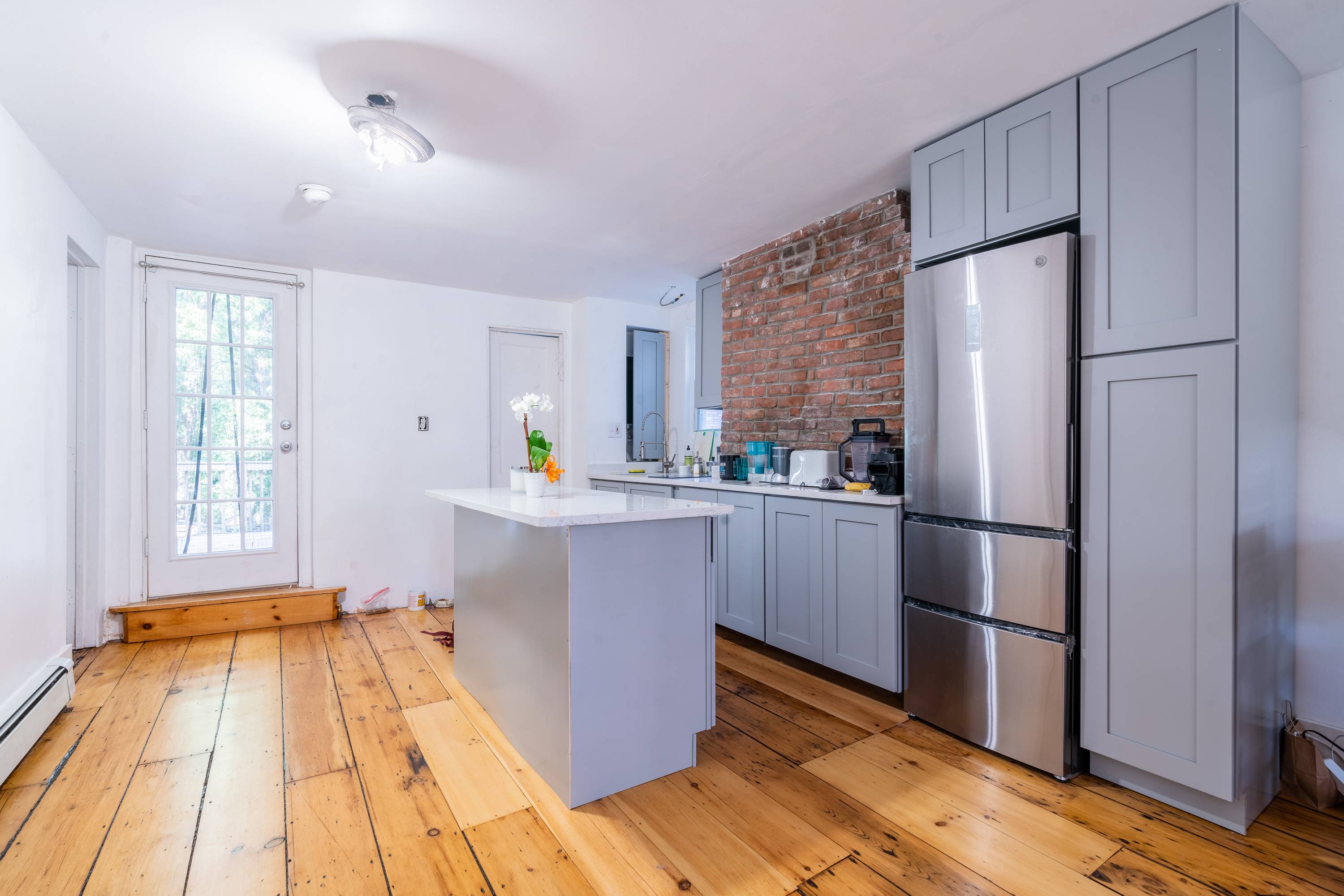 Stunning Pre War 2 Bedroom Apartment located in Downtown Jersey City w/ Private Terrace!  New Renovation! Original Hardwood Floors!