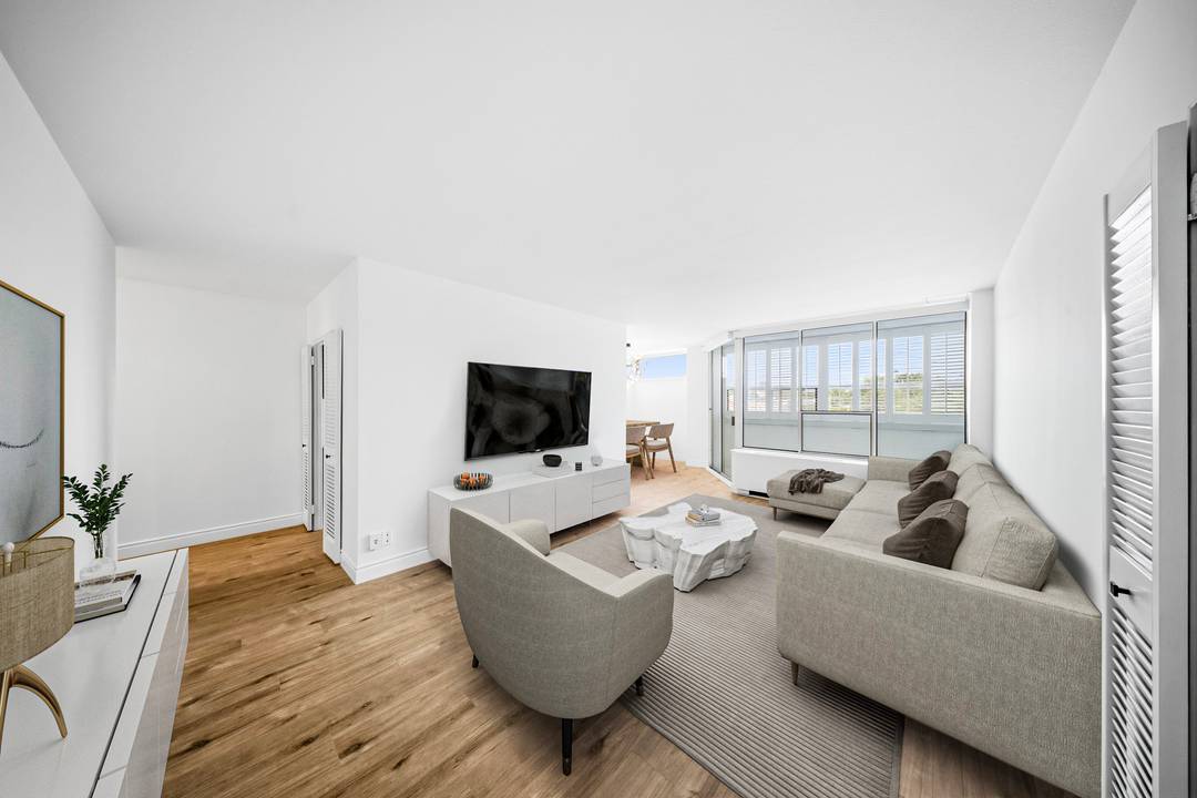 Sub-Penthouse In Prime Forest Hill