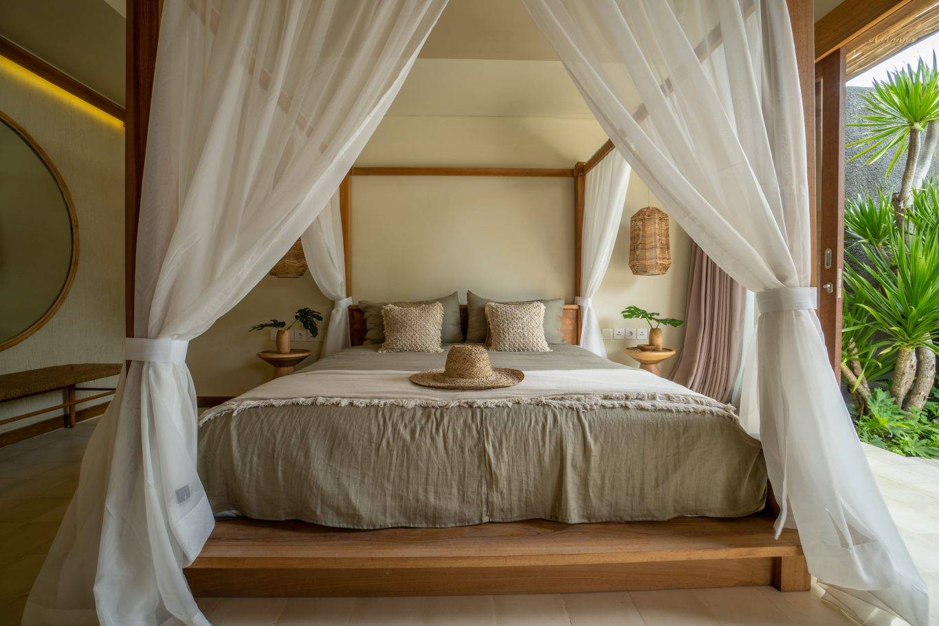 COCANA RESORTS-WHERE LUXURY MEETS NATURE (1Bedroom)