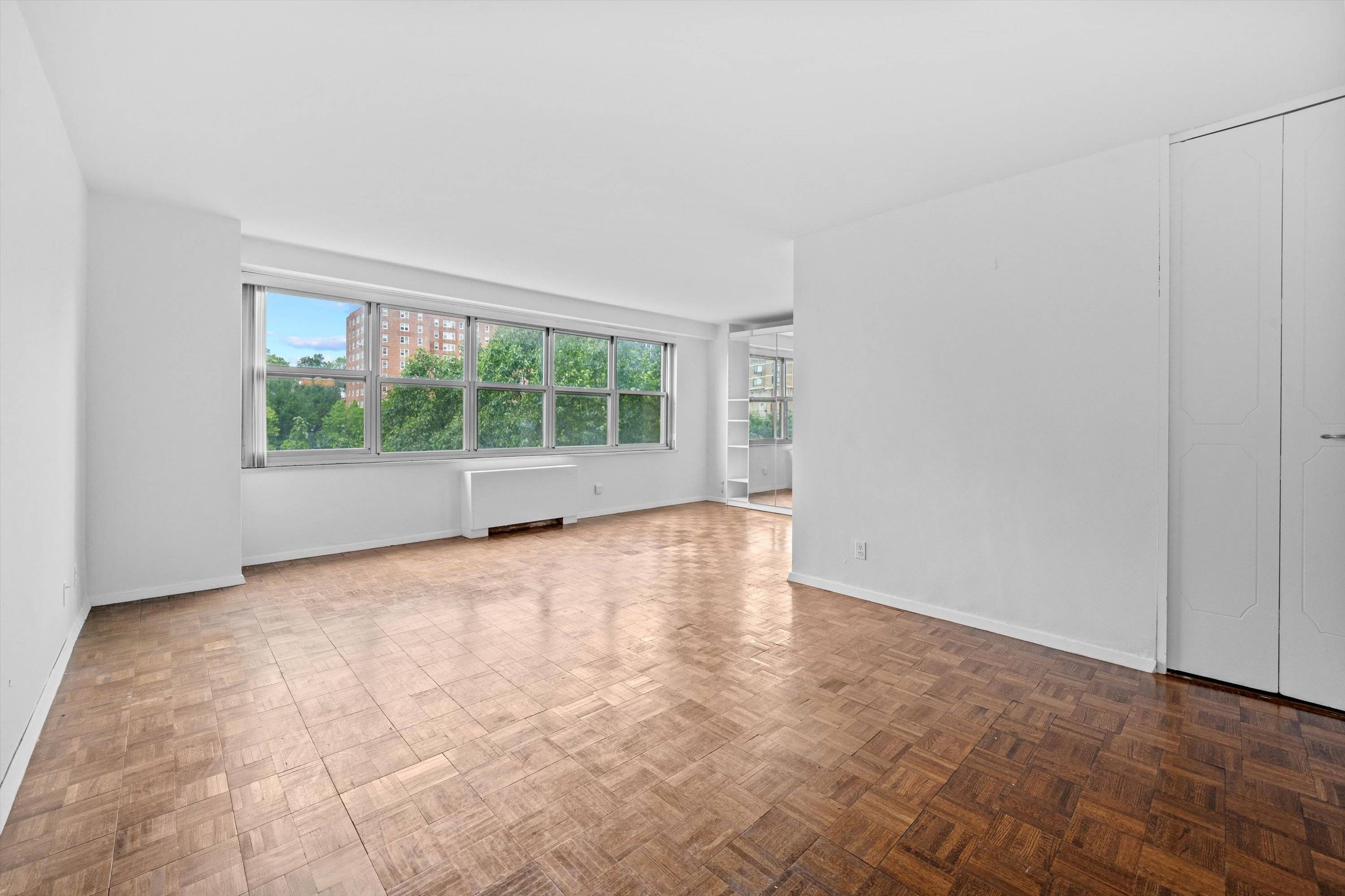 Beautifully Laid-Out Alcove Studio in Prime Riverdale – Great Amenities, Convenient Manhattan Commute, Incredible Value, Motivated Seller!