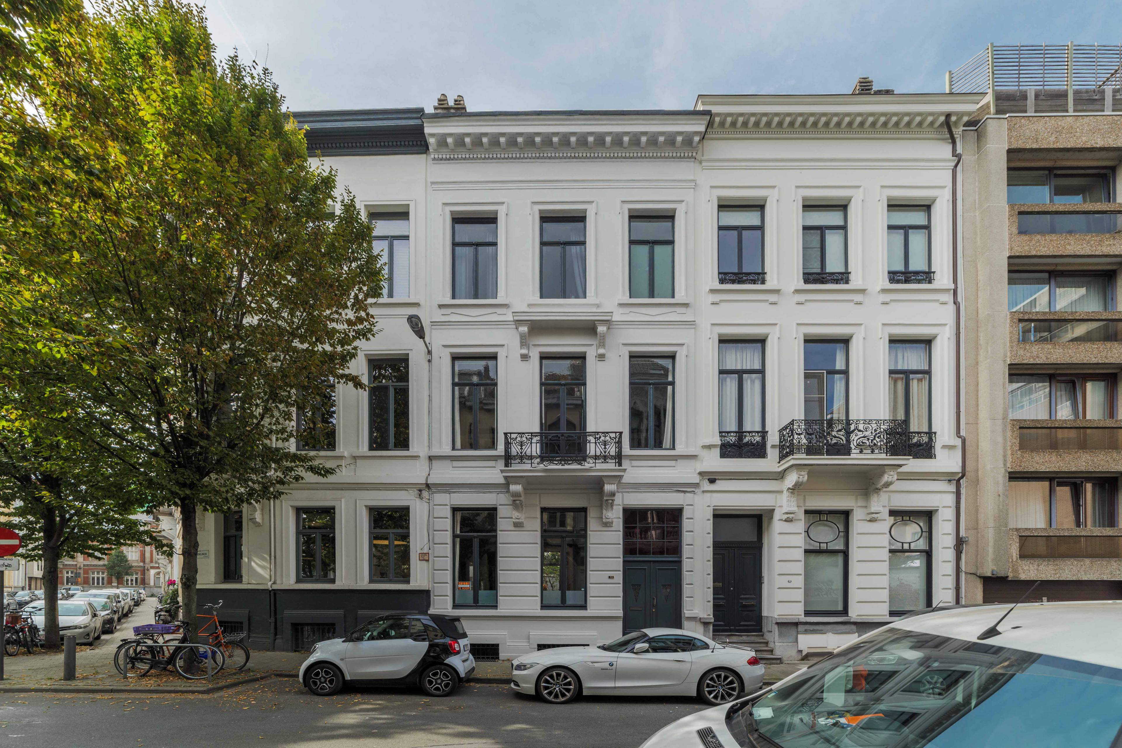 CHARMING TOWNHOUSE WITH COURTYARD AND ROOFTOP TERRACE IN THE HEART OF ANTWERP