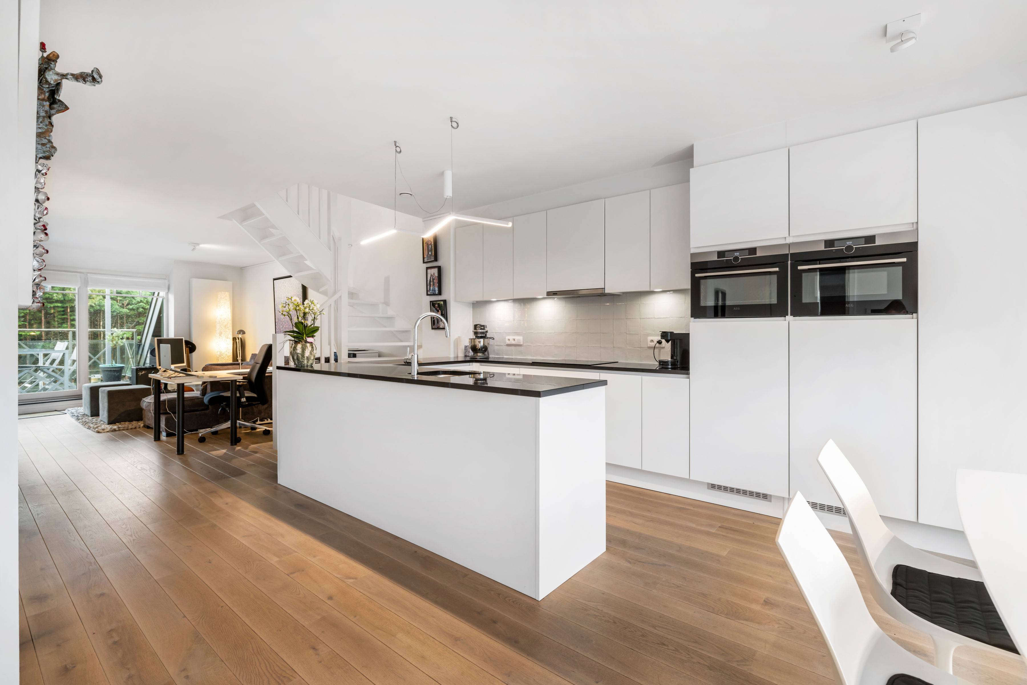 LUXURIOUS DUPLEX APARTMENT WITH SUNNY TERRACE IN MODERN RESIDENCE ON GROENTENMARKT, KNOKKE
