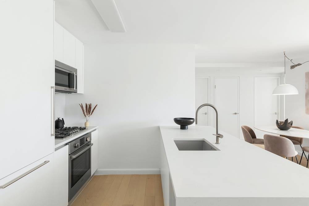 SPACIOUS MODERN EAST VILLAGE APT | 2 BED | 2 BATH