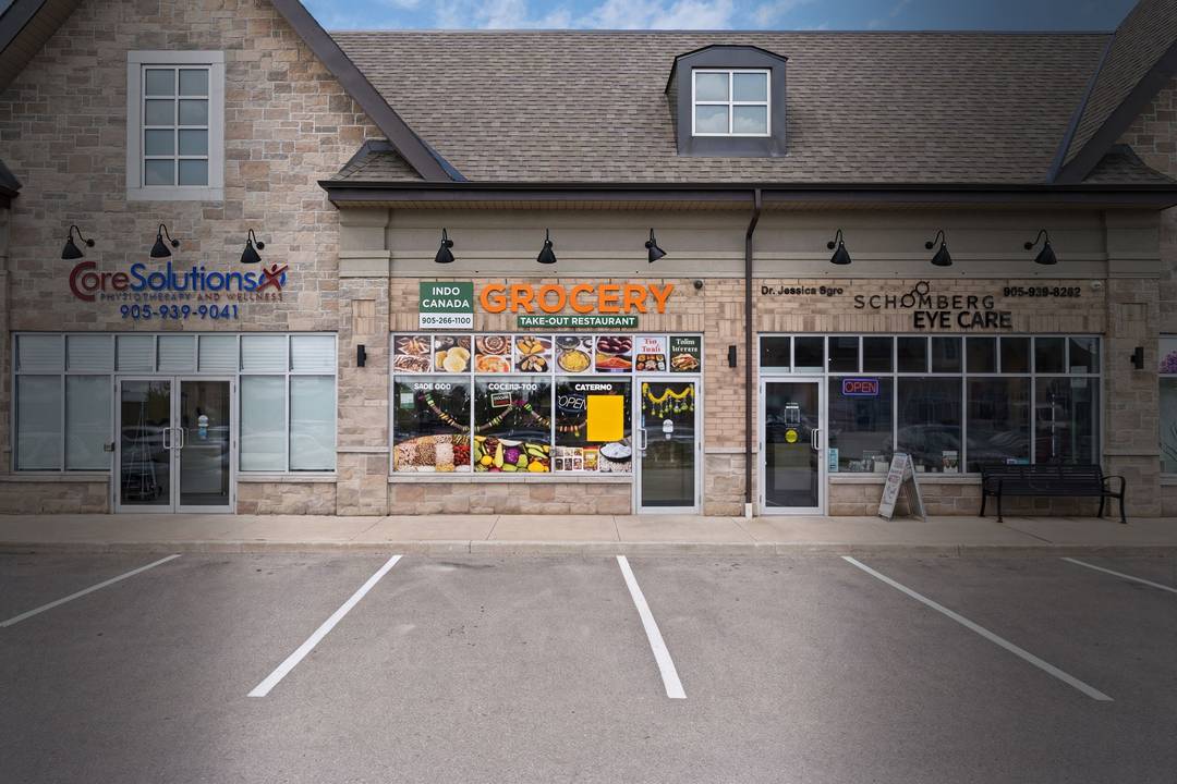 Exceptional leasing opportunity in a modern, high-traffic commercial plaza in Schomberg