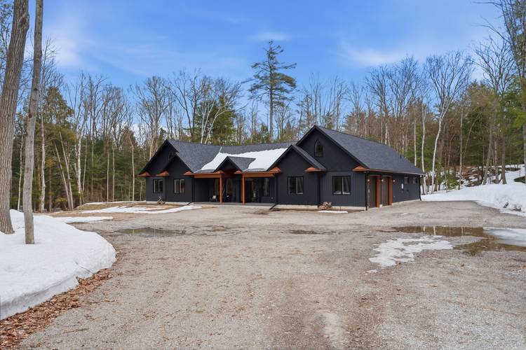 Exceptional Custom-Built Bungalow Loft Estate