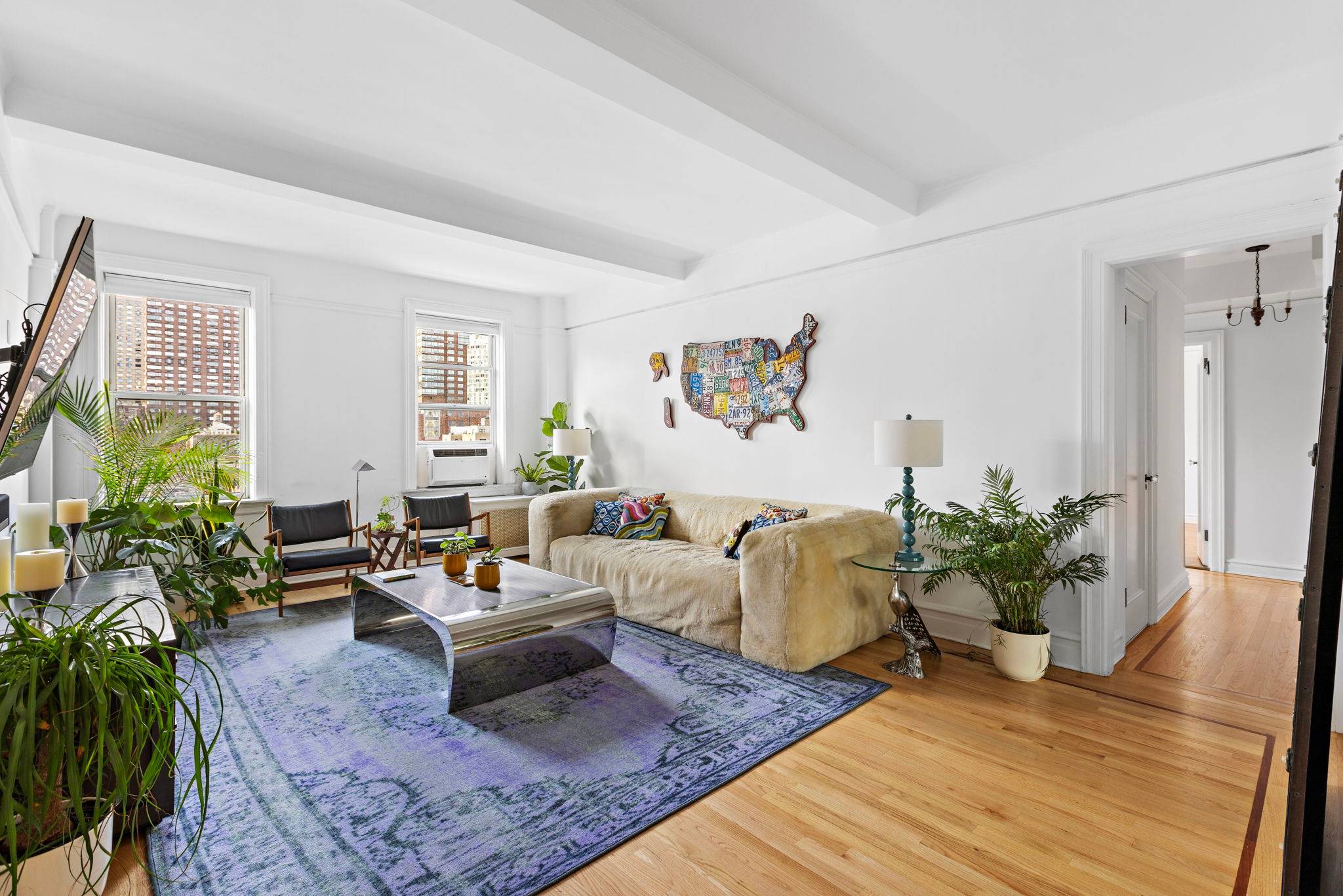 Beautiful classic Six located steps from Central Park