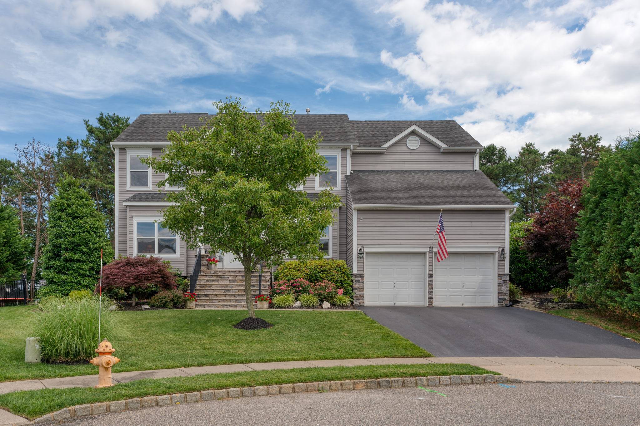 BEAUTIFUL HOME IN BRICK TOWNSHIP