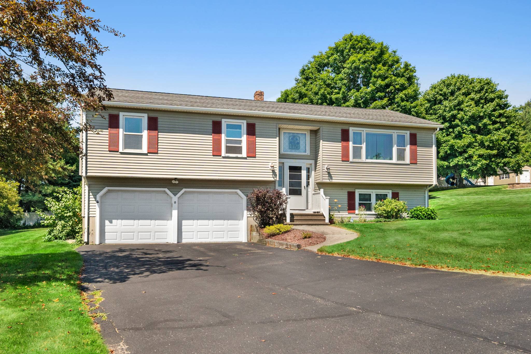 40 Hilltop Road, Watertown CT