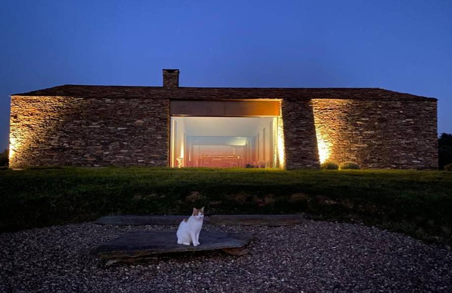 ALENTEJO STONE LAKE HOUSE | DESIGNED BY THE RENOWN ARCHITECT MANUEL AIRES MATEUS
