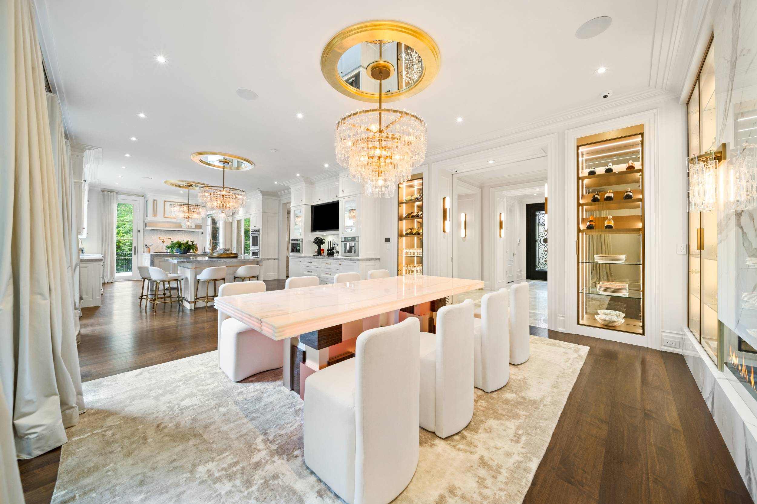 Custom Built Timeless Architecture Home In Desirable Streets of Casa Loma