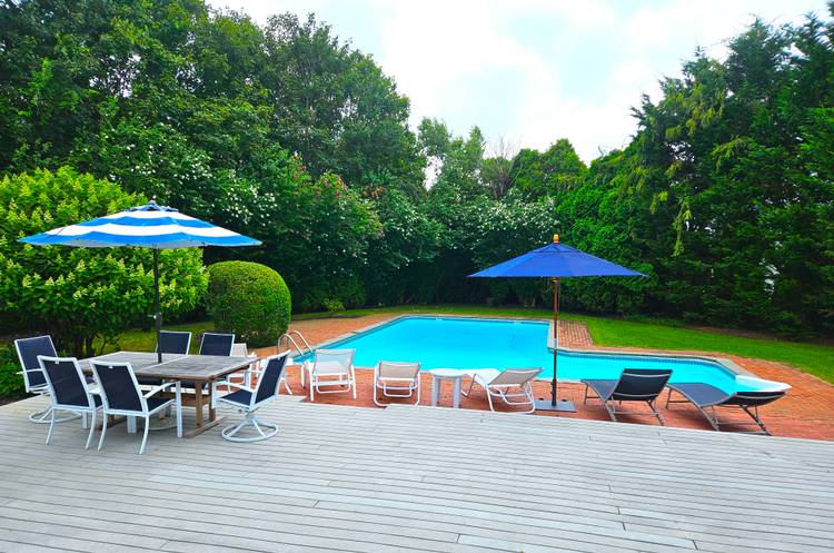 SOUTHAMPTON 4 BR / 4 BATH PRISTINE OPEN CONCEPT WITH HEATED POOL