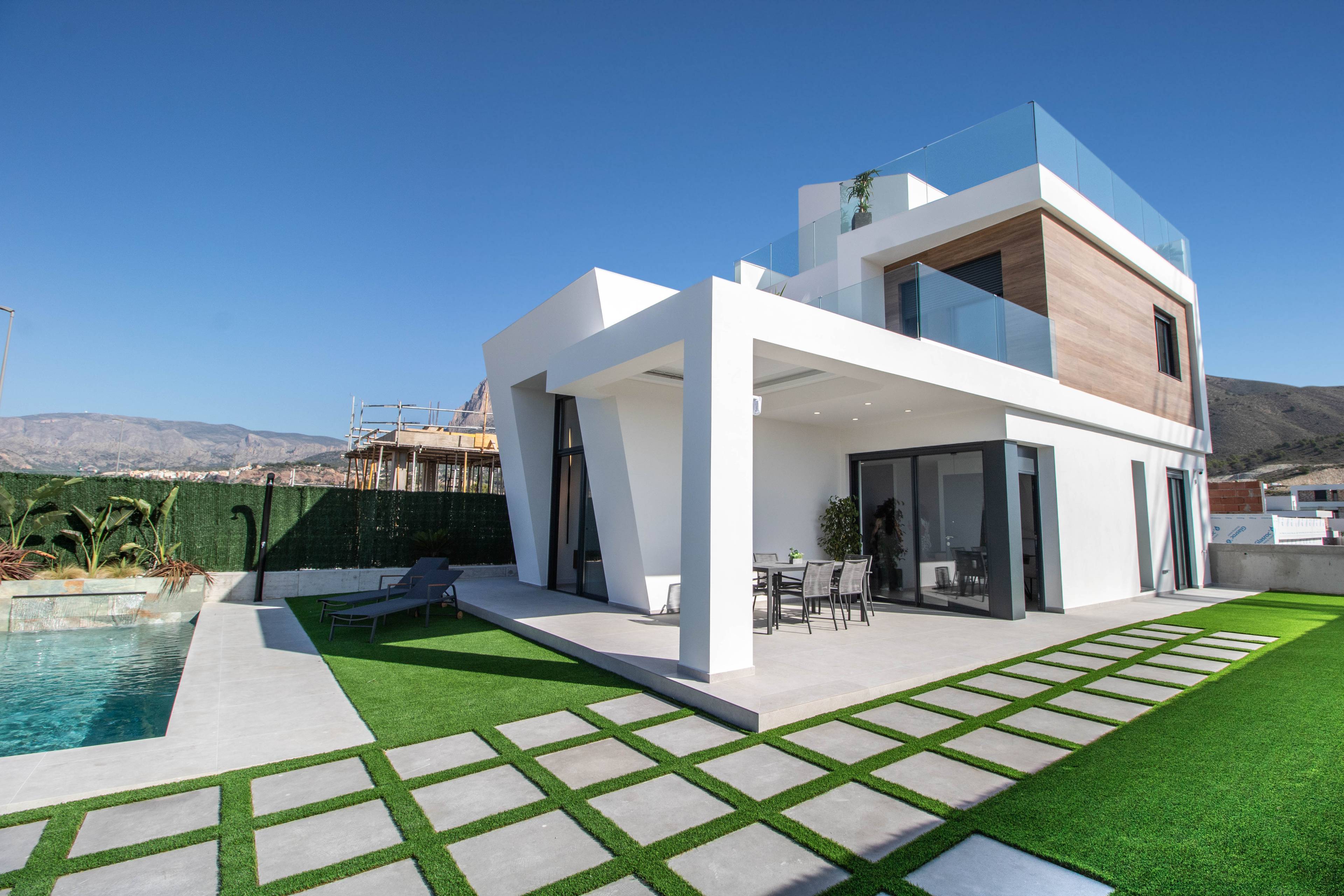 Very pretty villas offer a view of Puig Campana in Finestrat.