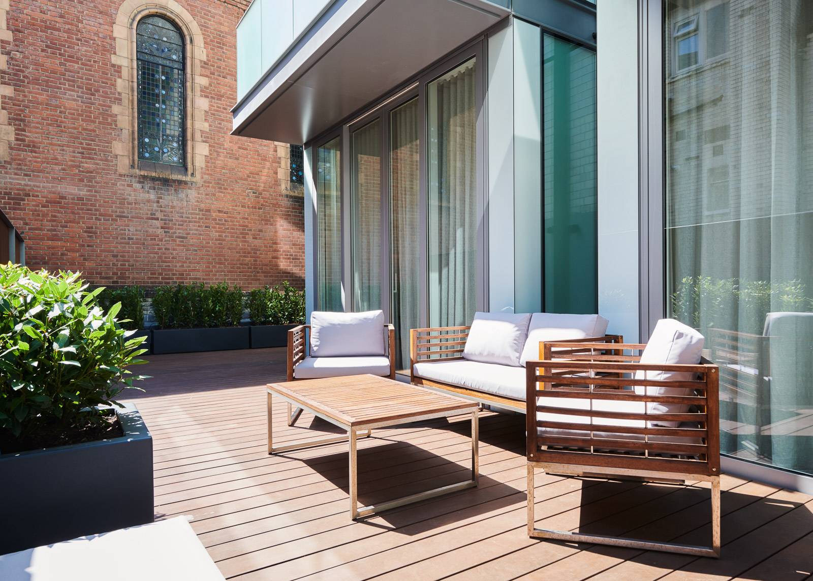 A modern three-bedroom lateral apartment situated on Duke Street in the heart of Mayfair. Set within a Victorian red brick building on a fashionable Mayfair strip. This apartment is located on the 1st floor and includes over 2500 sq ft.