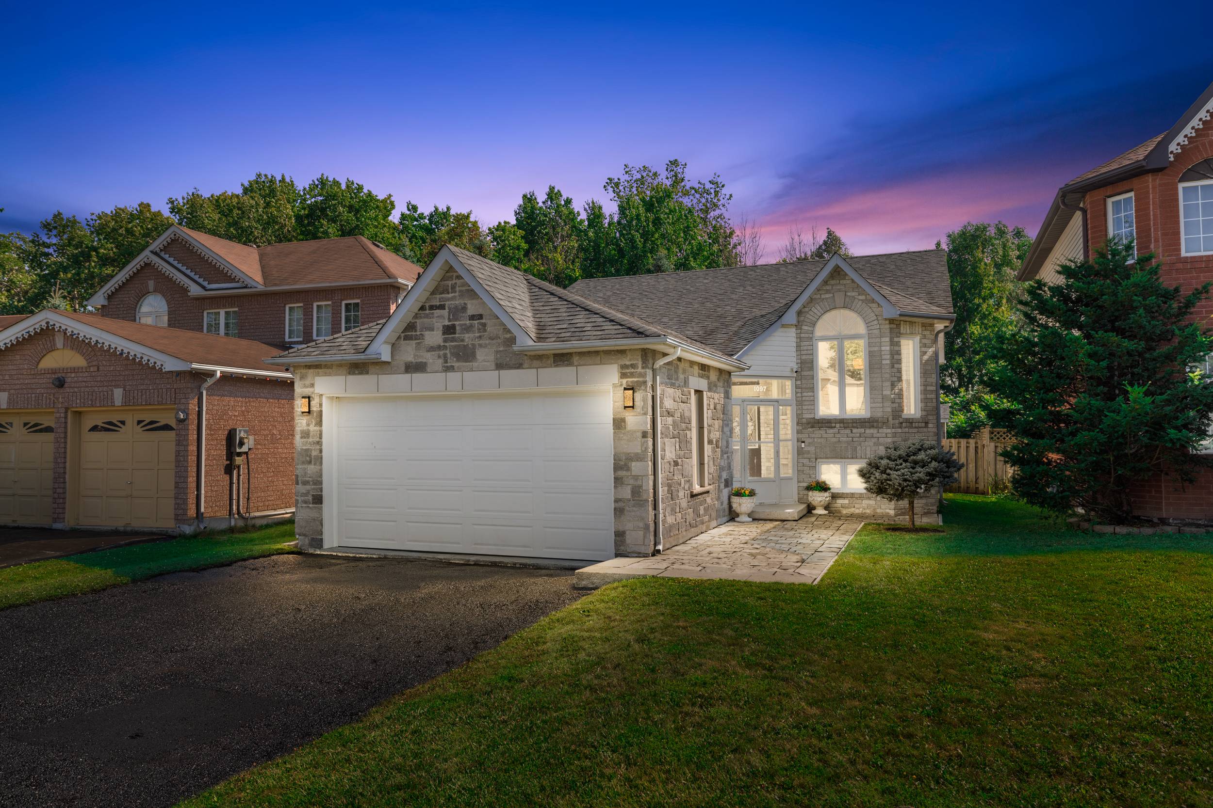 Charming 3+1 Bedroom On Ravine Lot