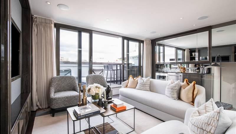 Refined Kensington Apartment | 3-Beds, 3-Baths, W8