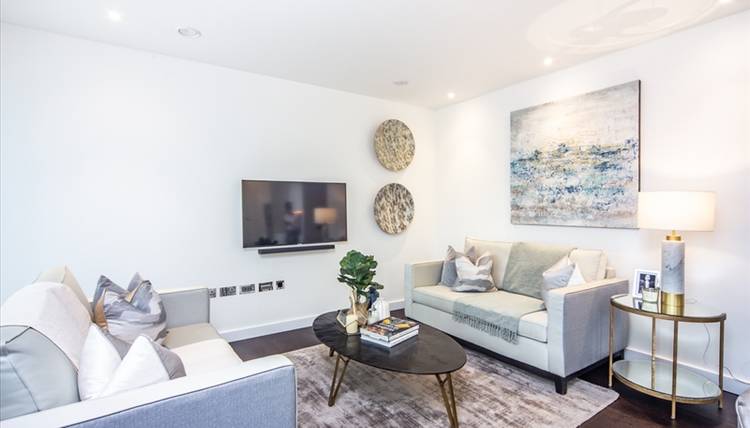 Luxury 2 bed 2 bath apartment in Nine Elms, SW11
