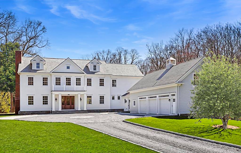 A Rare Luxury: Modern New England Colonial Meets Sleek and Sumptuous NYC Ambiance