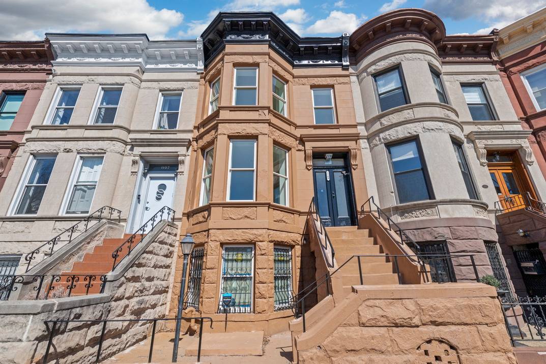 20’ x 50’ Renovated Brownstone in Crown Heights Historic District